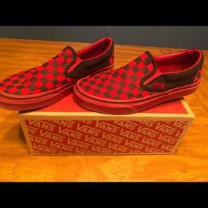 VANS RED/BLACK